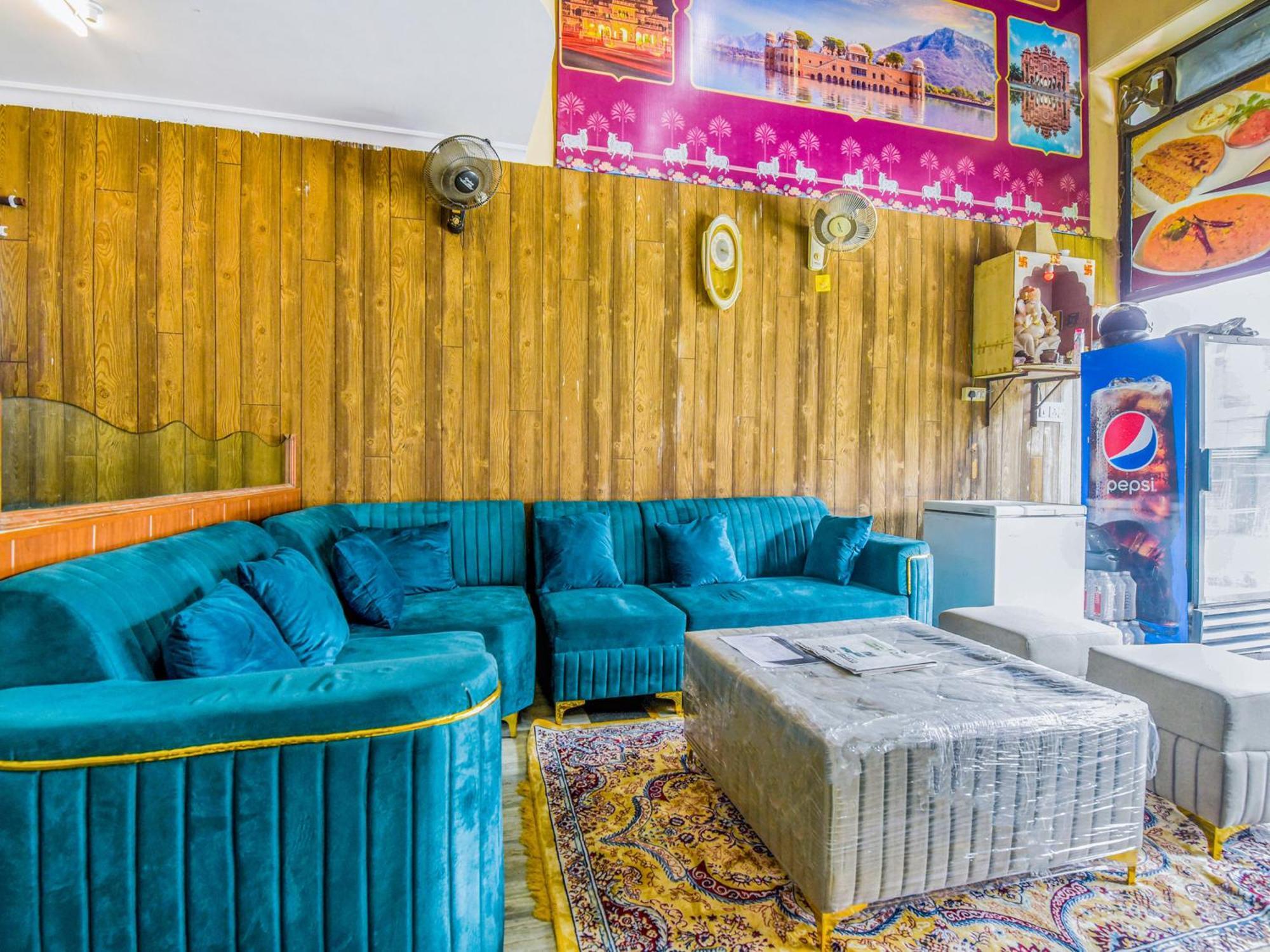 Utsav Hotel Джапур Экстерьер фото